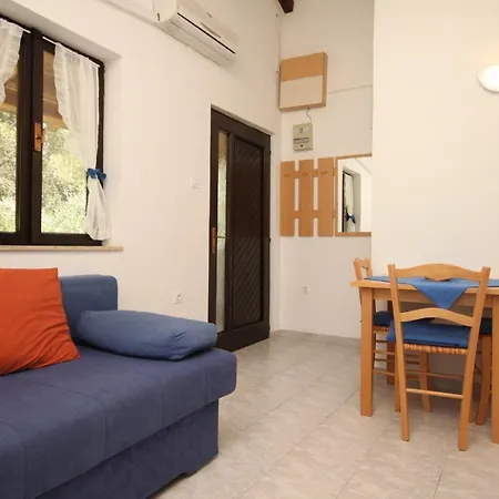 With A Parking Space Artatore, Losinj - 8007 Apartamento Čunski