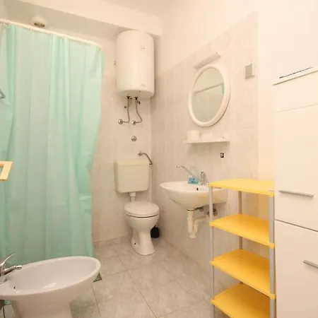 Apartamento With A Parking Space Artatore, Losinj - 8007 Čunski