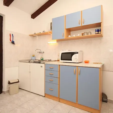 Apartamento With A Parking Space Artatore, Losinj - 8007 Čunski