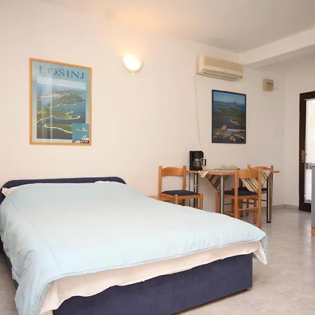 With A Parking Space Artatore, Losinj - 8007 Apartamento Čunski