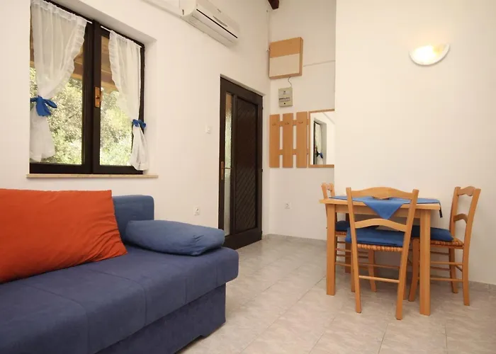With Parking Space Artatore, Losinj - 8007 Appartement Čunski