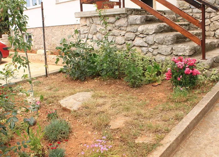 With Parking Space Artatore, Losinj - 8007 Čunski