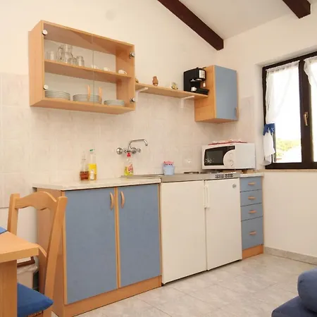 Apartments With Parking Space Artatore, Losinj - 8007 Apartment Cunski