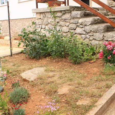 Apartments With Parking Space Artatore, Losinj - 8007 Cunski