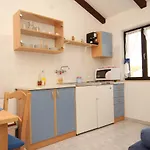 With Parking Space Artatore, Losinj - 8007 Apartament Čunski
