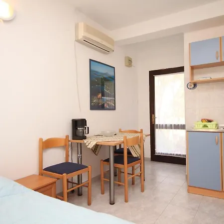 Apartments With Parking Space Artatore, Losinj - 8007 *
